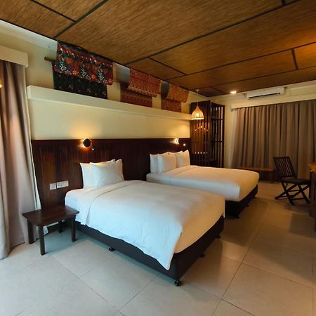 Borneo Beach & Mangrove Resort Tuaran Exterior foto