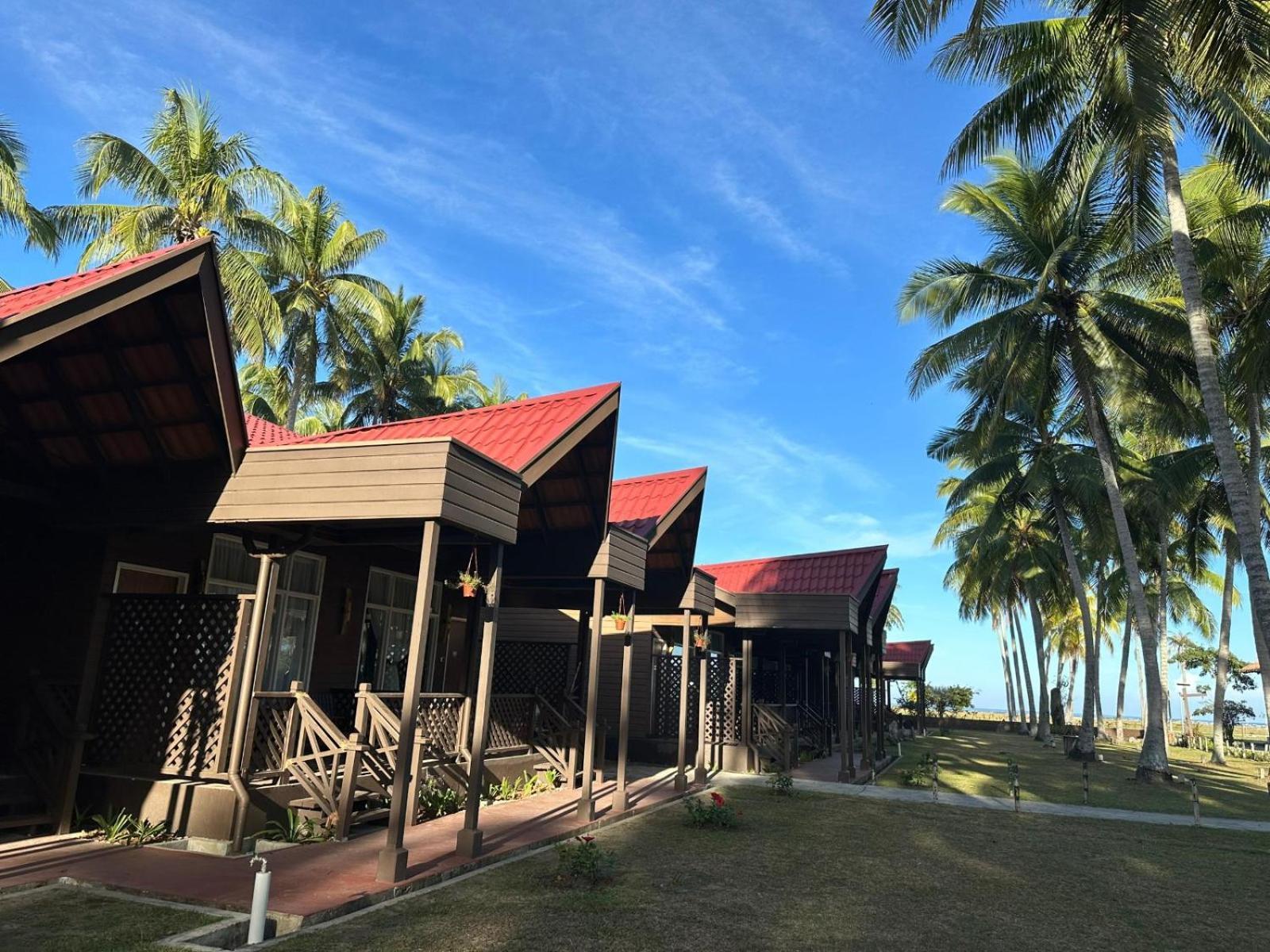 Borneo Beach & Mangrove Resort Tuaran Exterior foto