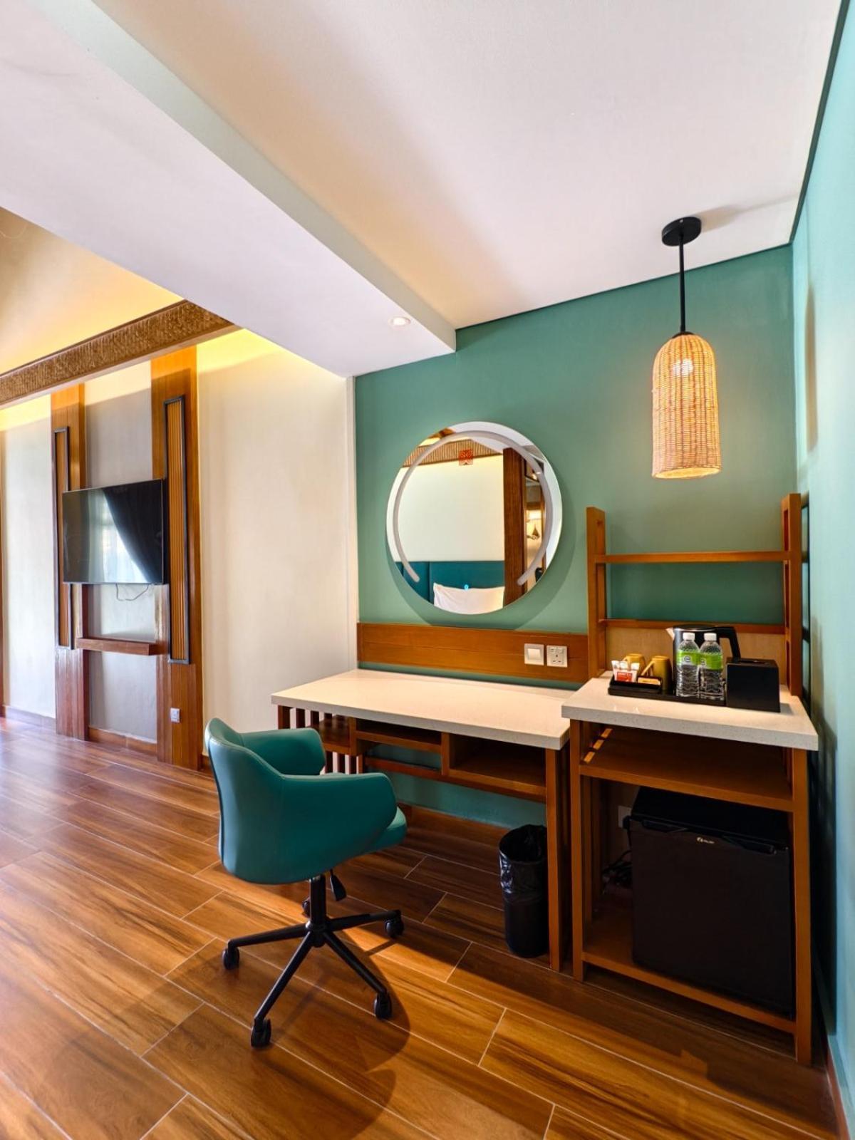 Borneo Beach & Mangrove Resort Tuaran Exterior foto