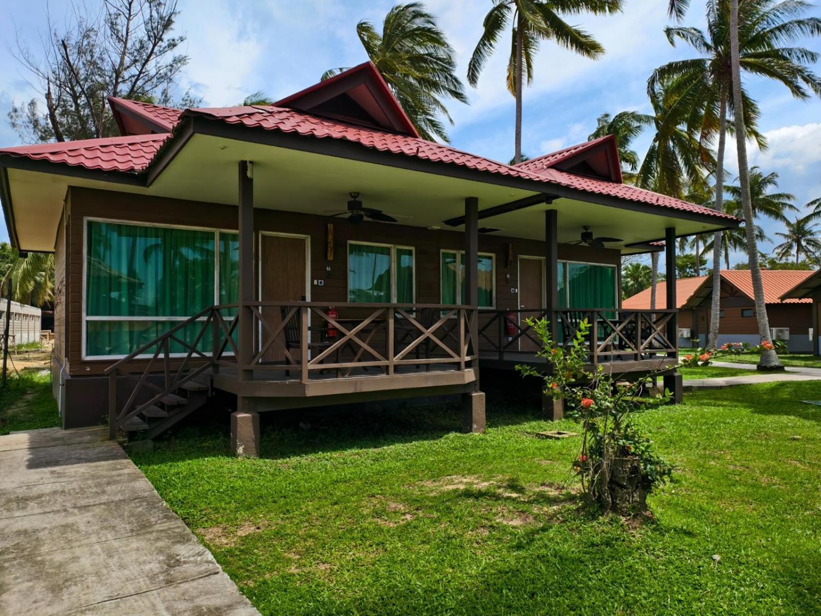 Borneo Beach & Mangrove Resort Tuaran Exterior foto
